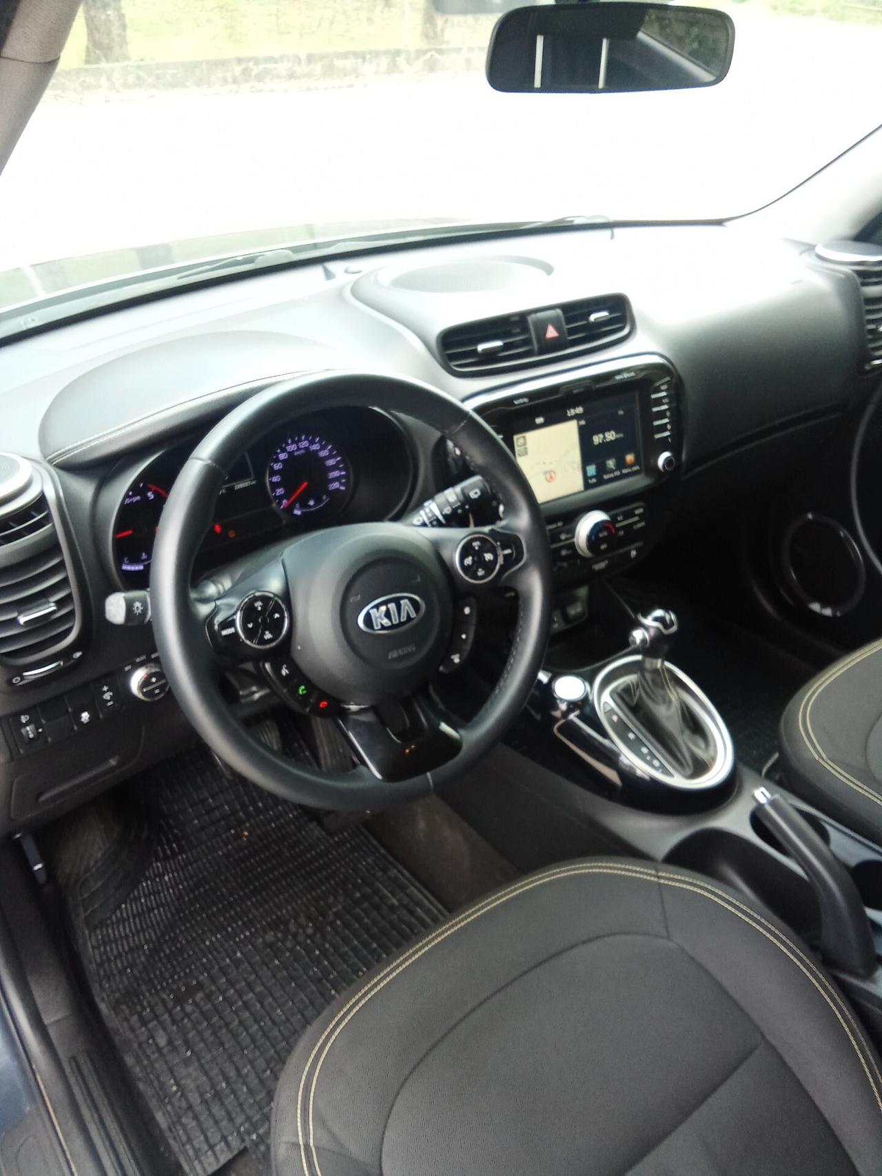 Kia Soul 1.6 CRDi automatico 014