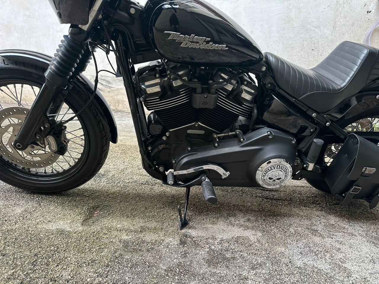 HARLEY-DAVIDSON SOFTAIL FXBB CRUISER