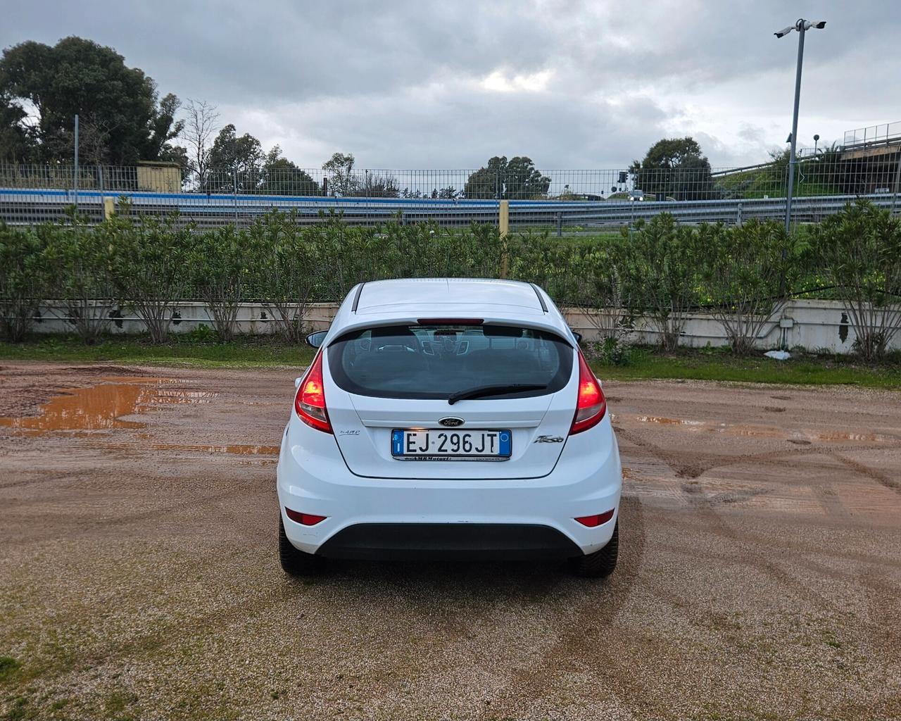 Ford Fiesta 1.4 TDCi 70CV 5 porte Titanium