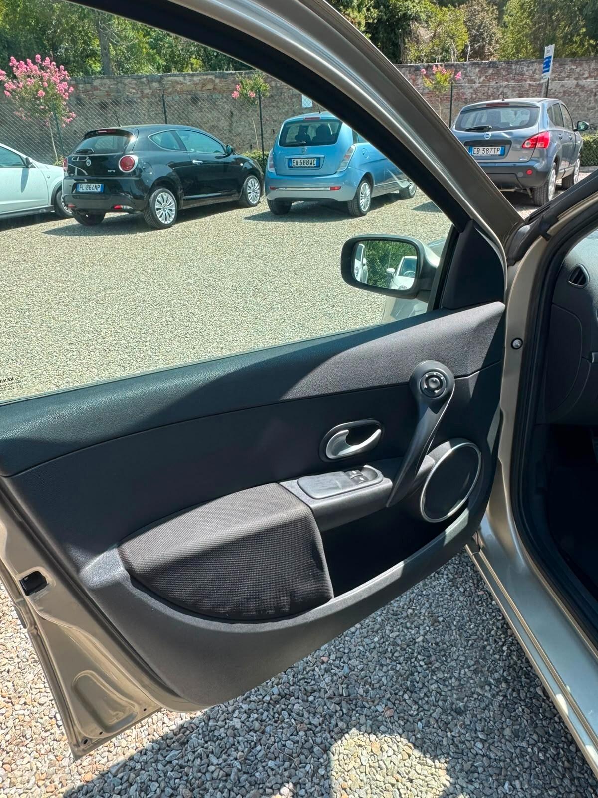 Renault Clio Storia 1.2 5 porte Dynamique