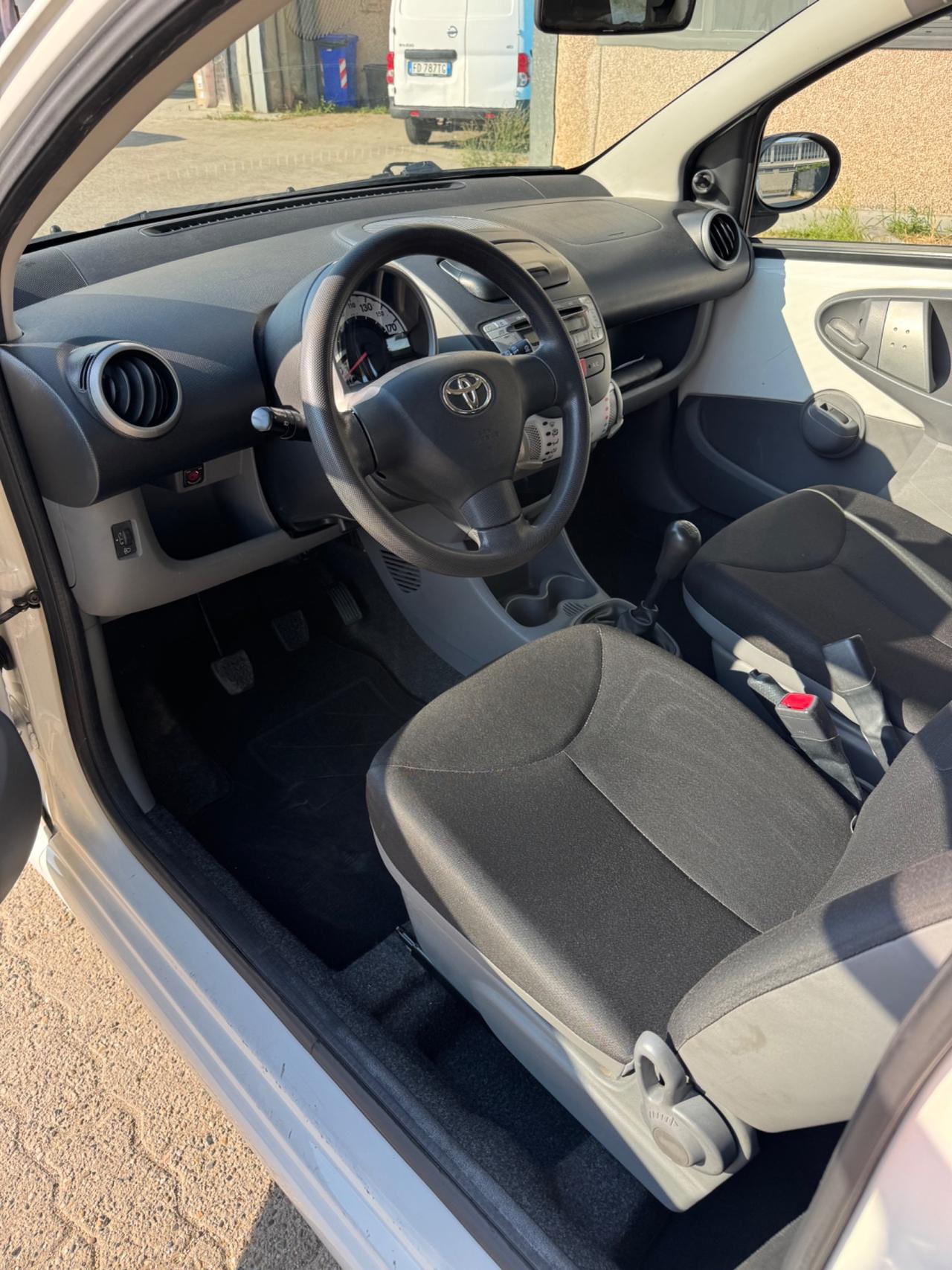 Toyota Aygo 1.0 benzina 2011