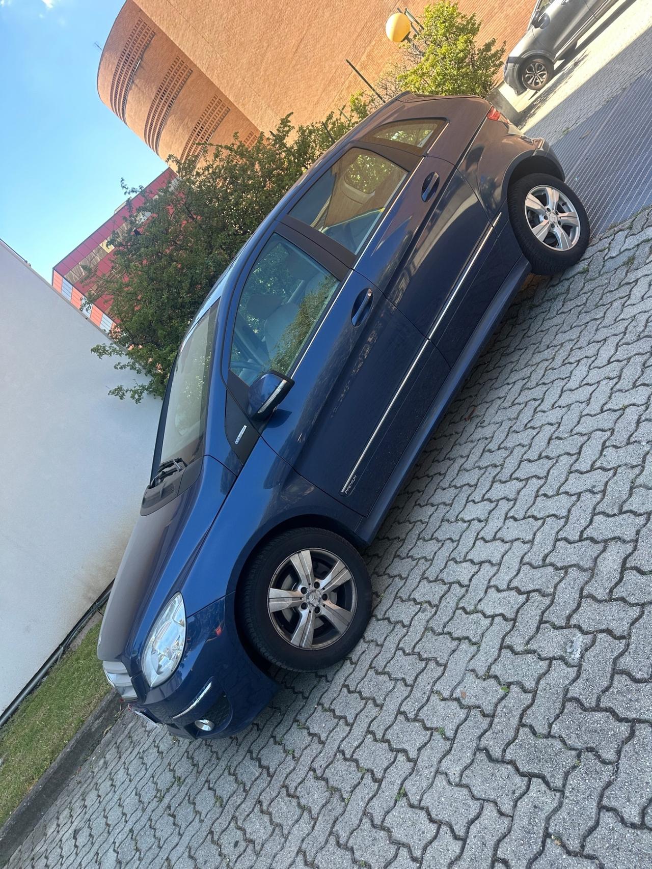 Mercedes-benz B 180 NGT BlueEFFICIENCY Premium