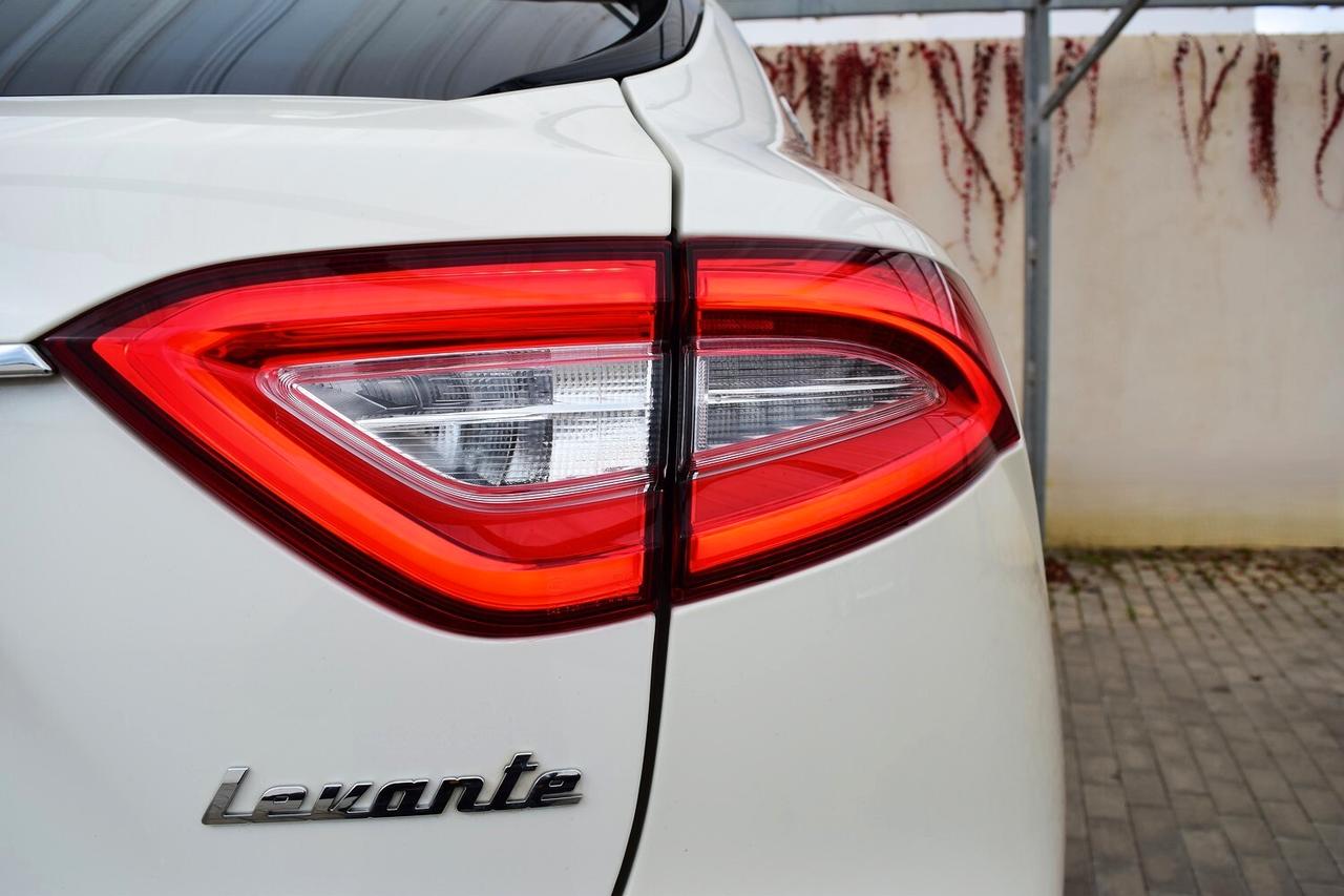 Maserati Levante 3.0 V6 SQ4 Automatica 430 cv Gransport