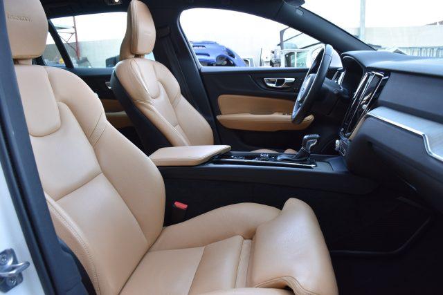 VOLVO V60 D3 Geartronic Inscription *Tettuccio, Navigatore*