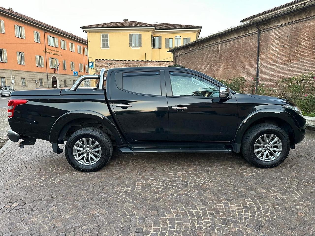 Mitsubishi L200 2.4 DI-D/181CV Double Cab Intense 4WD Auto 2 ANNI GARANZIA