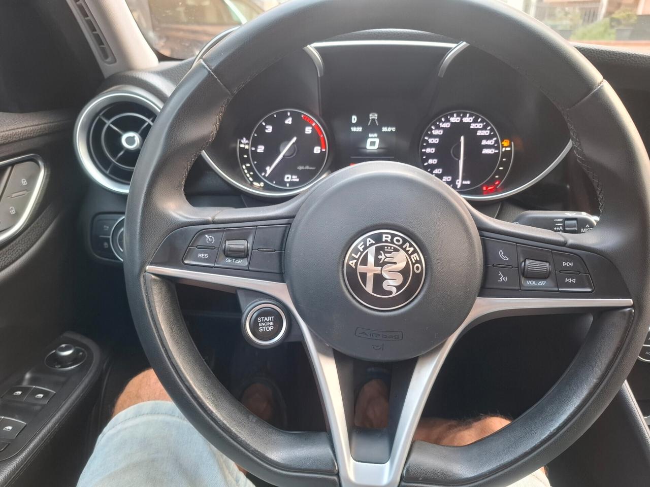 Alfa Romeo Giulia - 2.2 Eco Business Super 180 CV