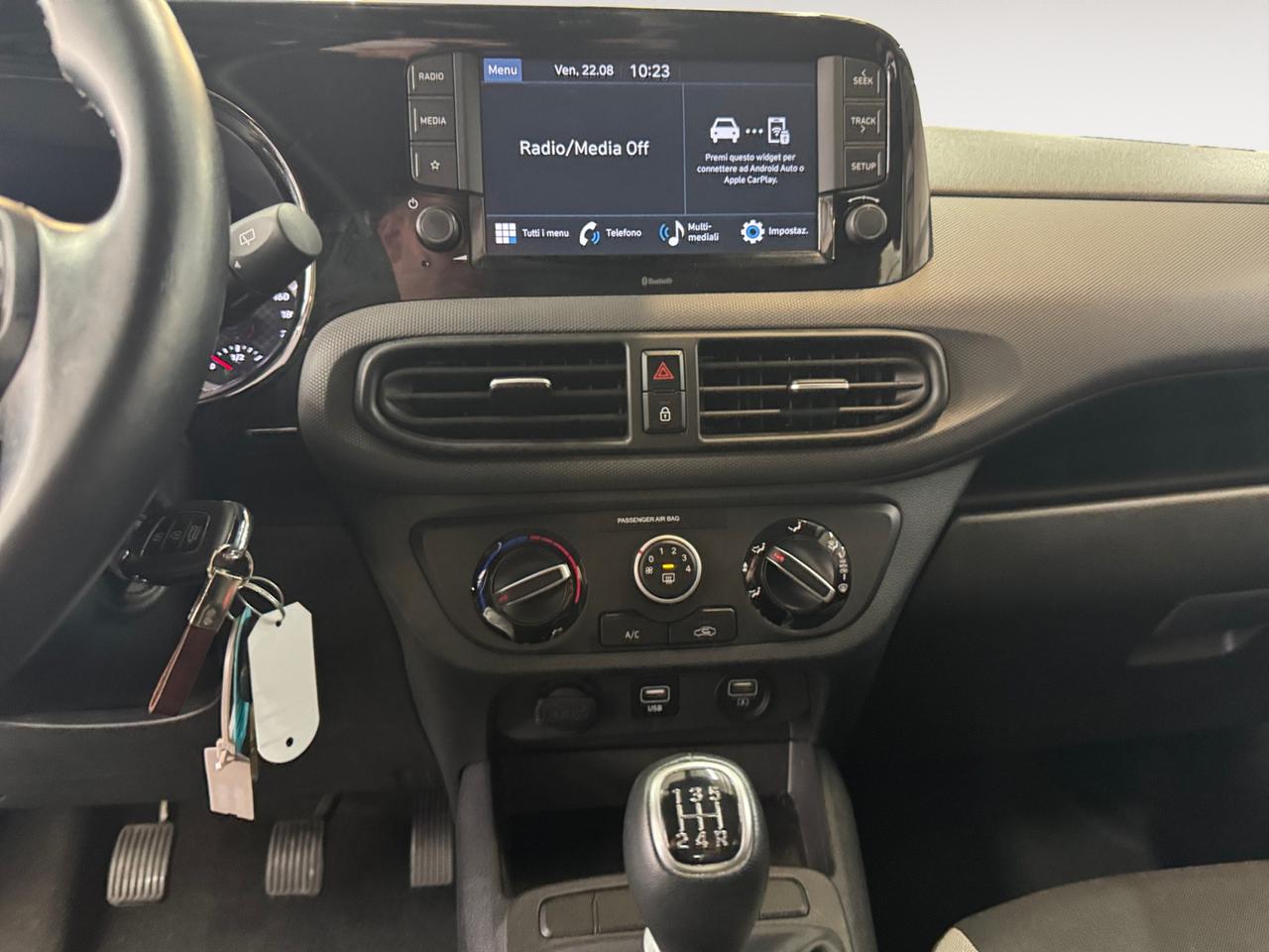HYUNDAI i10 1.0 mpi Tech Connect Pack