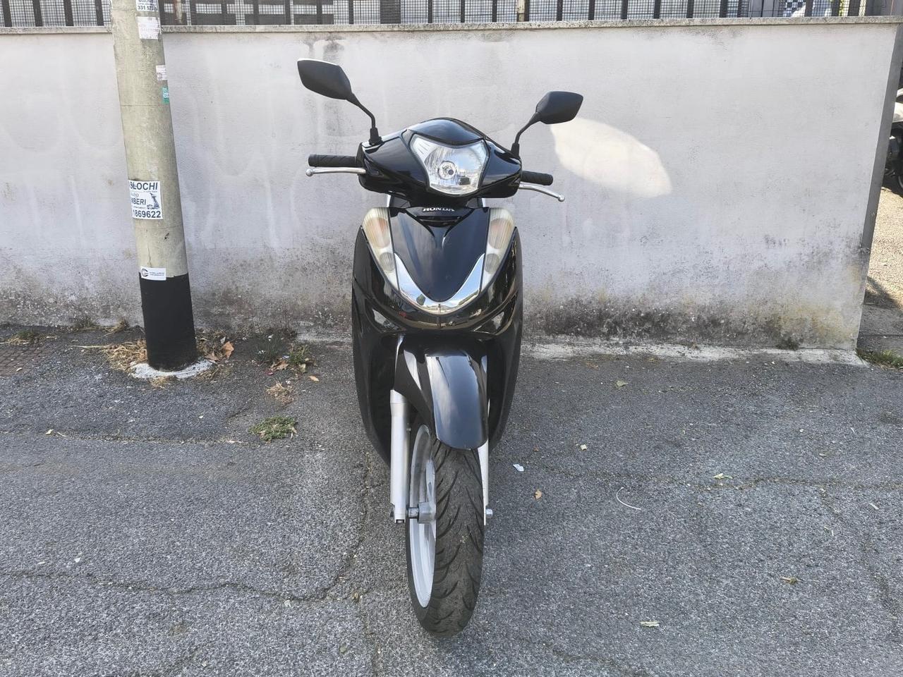 Honda SH 300