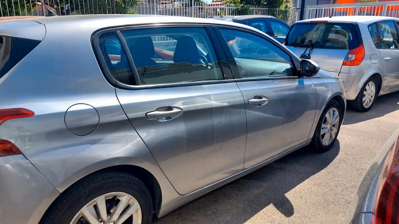 Peugeot 308 BlueHDi 100 1.6 HDI