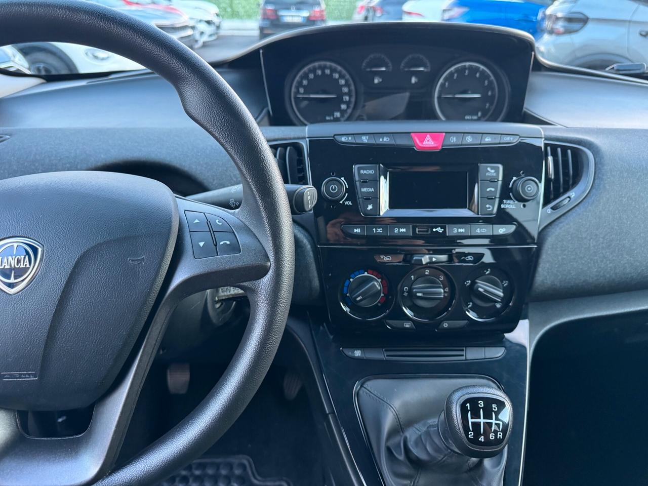 Lancia Ypsilon 1.0 FireFly 5 porte S&S Hybrid Silver Plus