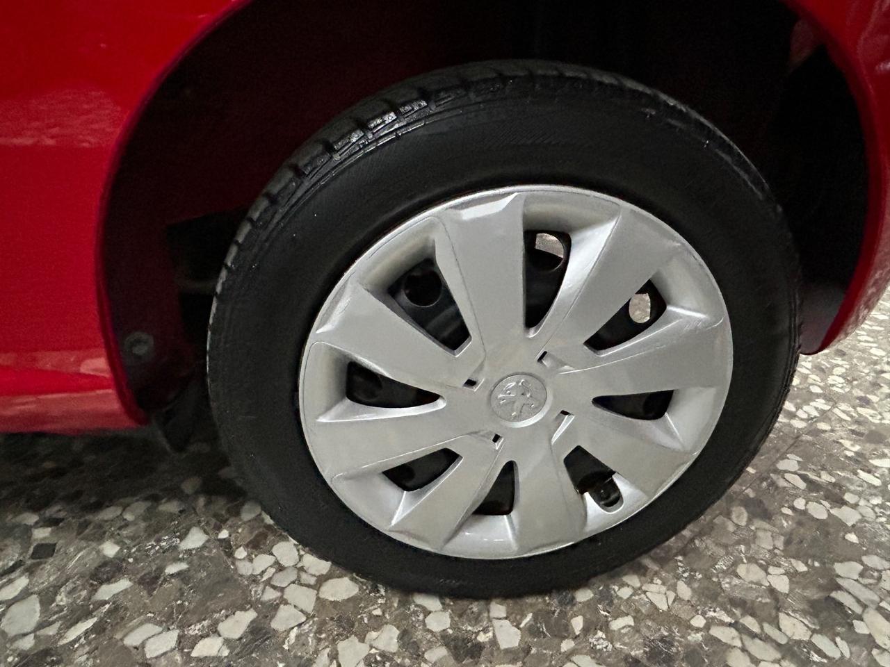 Peugeot 107 1.0 Benz Servosterzo A/C