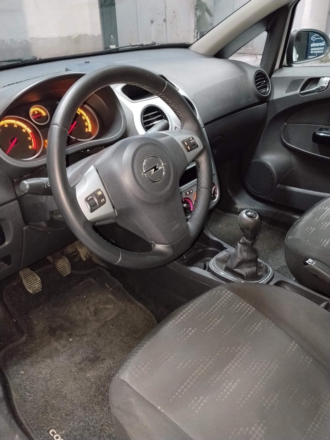 Opel Corsa 1.2 benzina 2011 CON GARANZIA