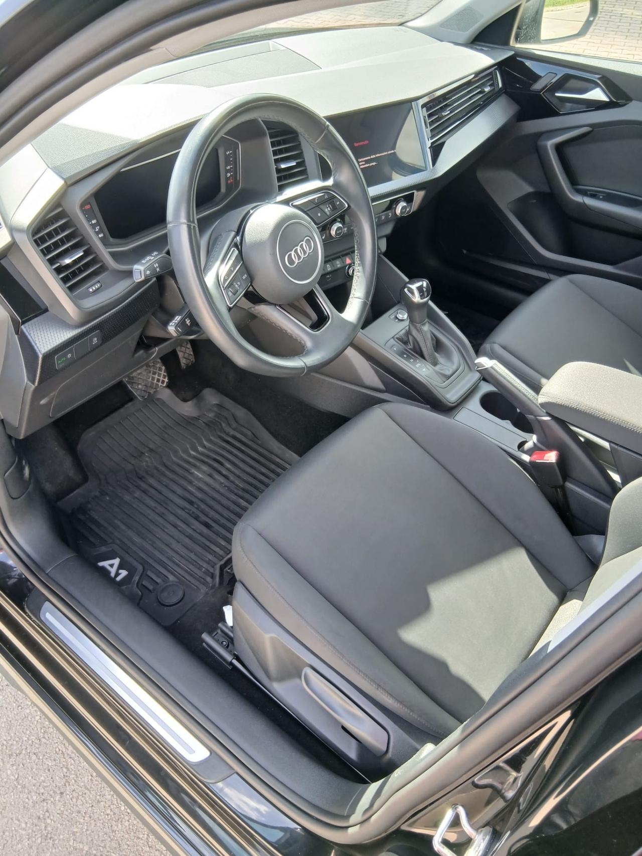 Audi A1 allstreet 35 TFSI Admired