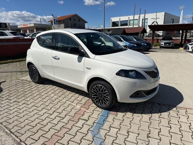 Lancia Ypsilon 1.0 FireFly 5 porte S&S Hybrid Platino