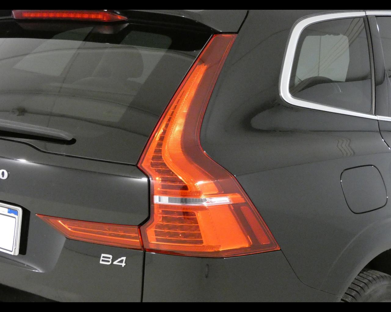 VOLVO XC60 (2017-->) - XC60 B4 (d) automatico Plus Bright