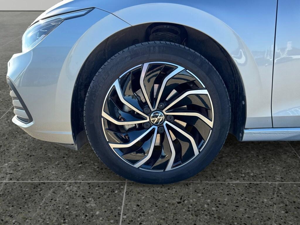 Volkswagen Golf VIII 2020 1.0 eTSI 110CV DSG Life (MHEV)