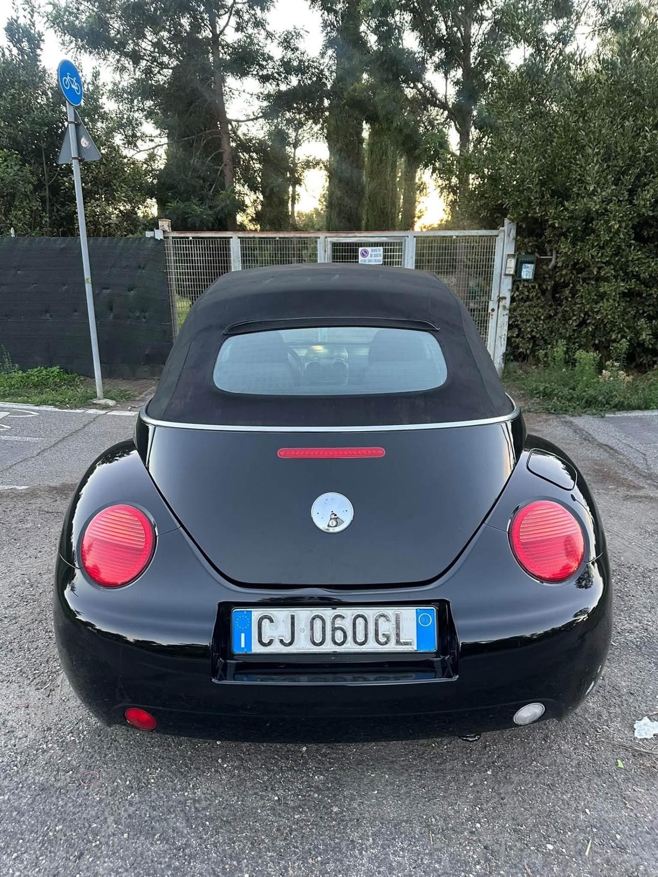 Volkswagen New Beetle 1.6 Cabrio