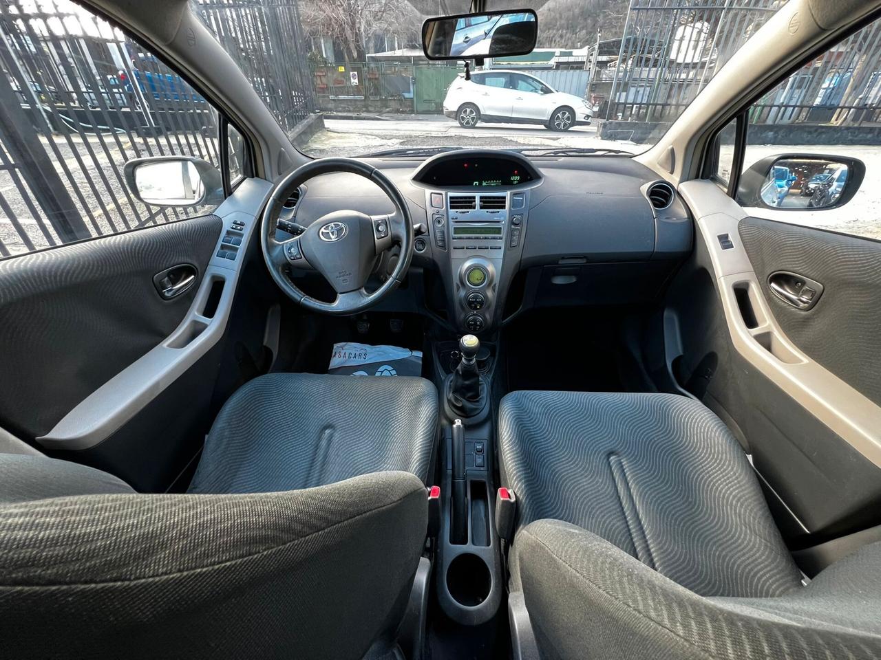 Toyota Yaris 1.0 5 porte