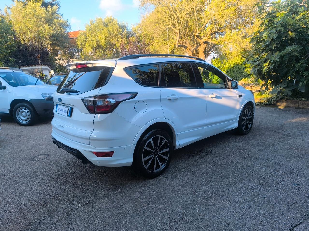 Ford Kuga 1.5 TDCI 120 CV S&S 2WD ST-Line