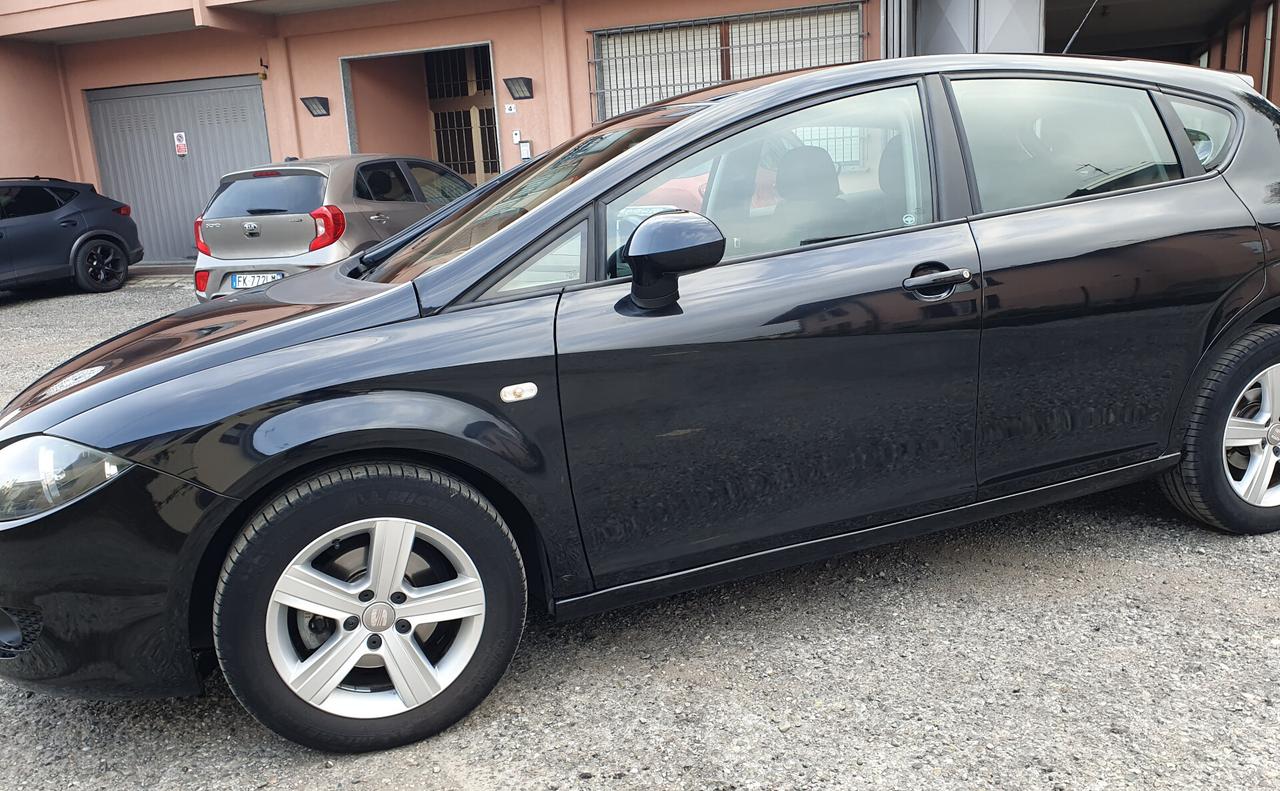 Seat Leon 1.6 TDI 90CV *NeoPatentati*