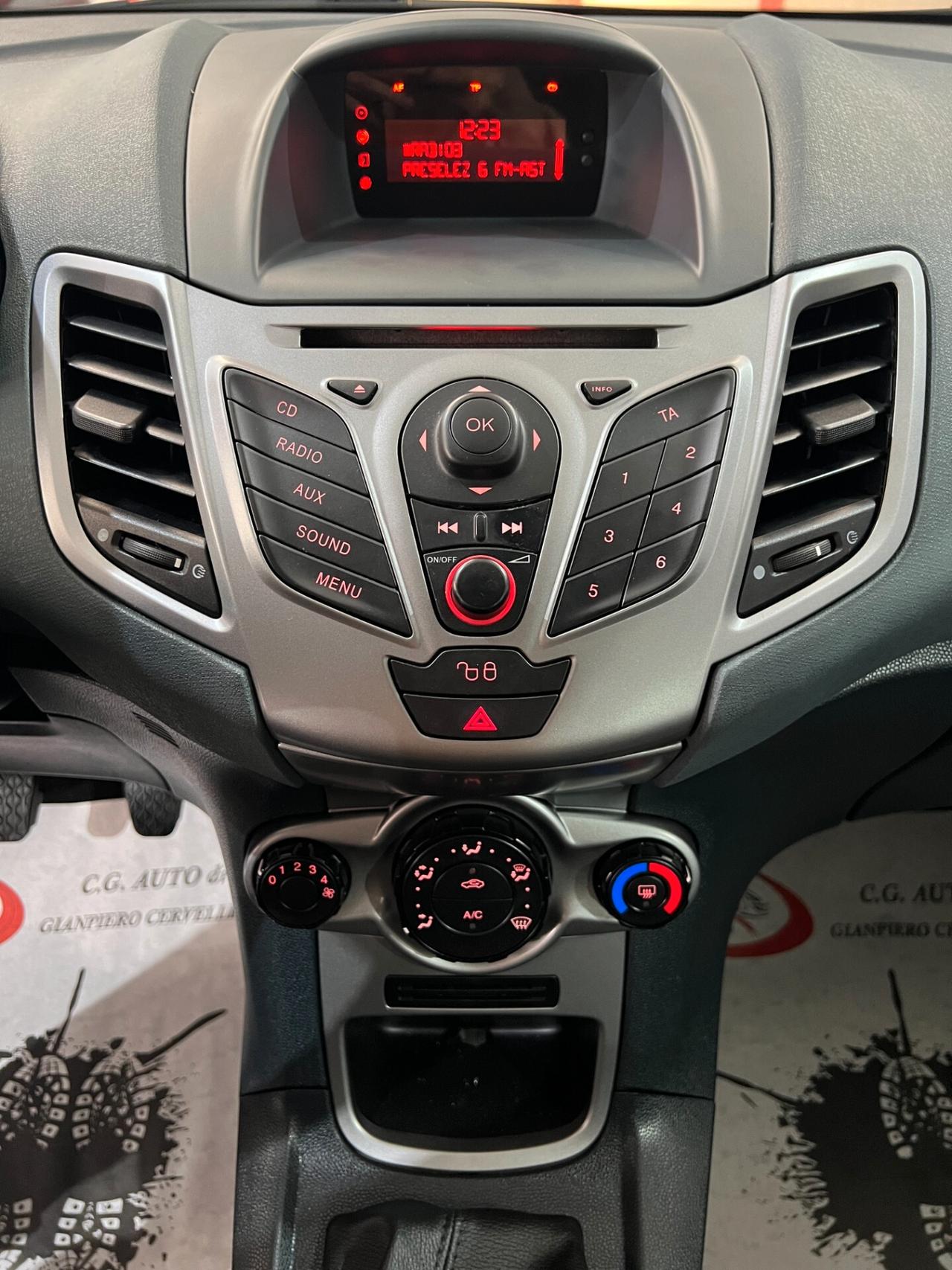 Ford Fiesta 1.4 97 CV - GPL Titanium - 2010