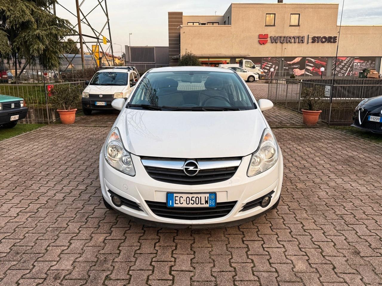 Opel Corsa 1.4 16V 5 porte OK NEOPATENTATI