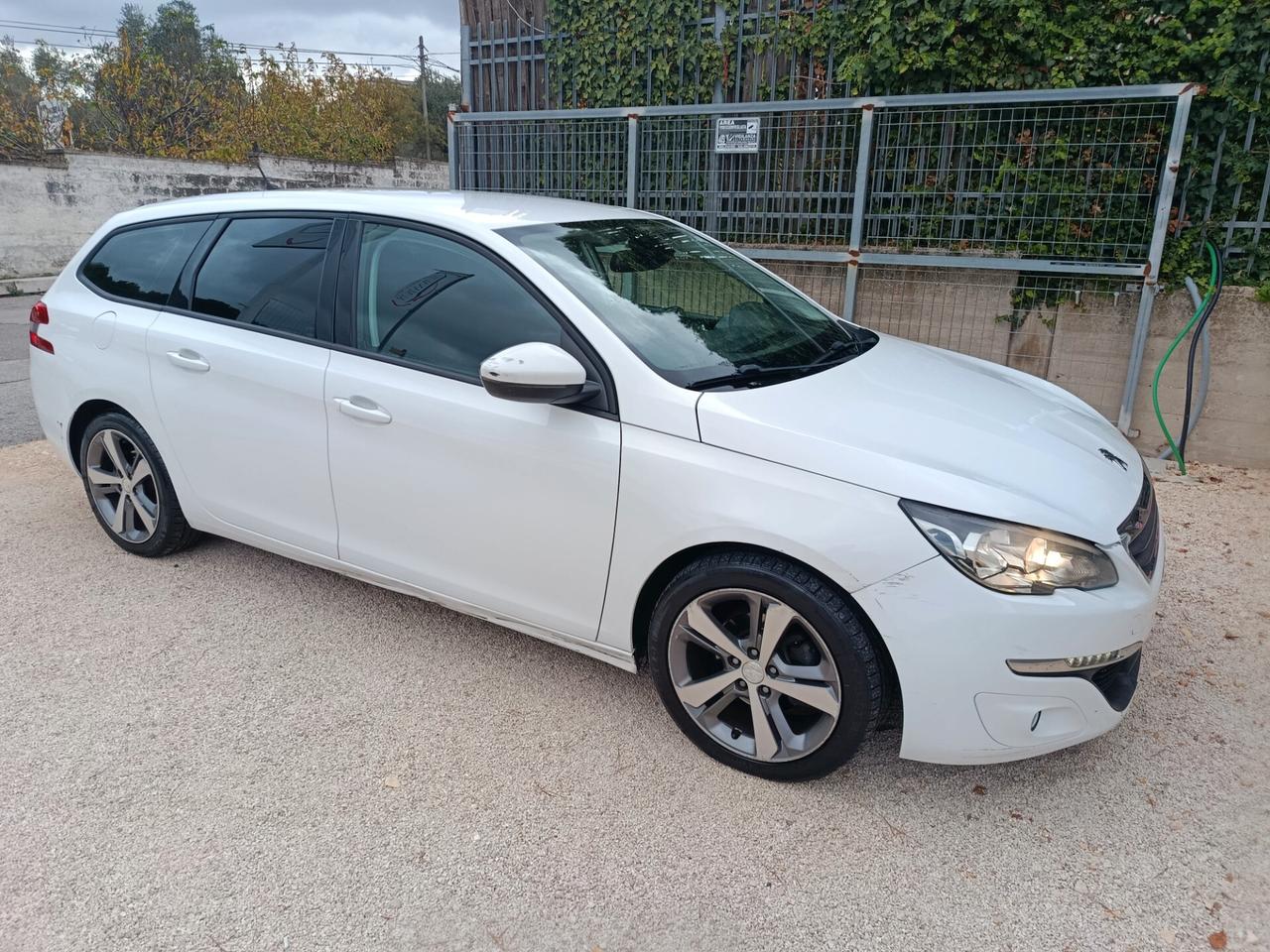 Peugeot 308 BlueHDi 120 S&S EAT6 GT Line sconto 1000 euro leggere descrizione