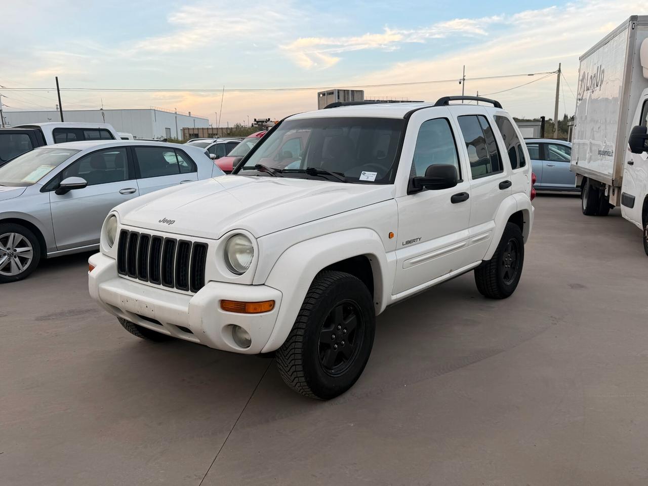 Jeep Liberty 3.7 V6 4X4 automatico 212cv
