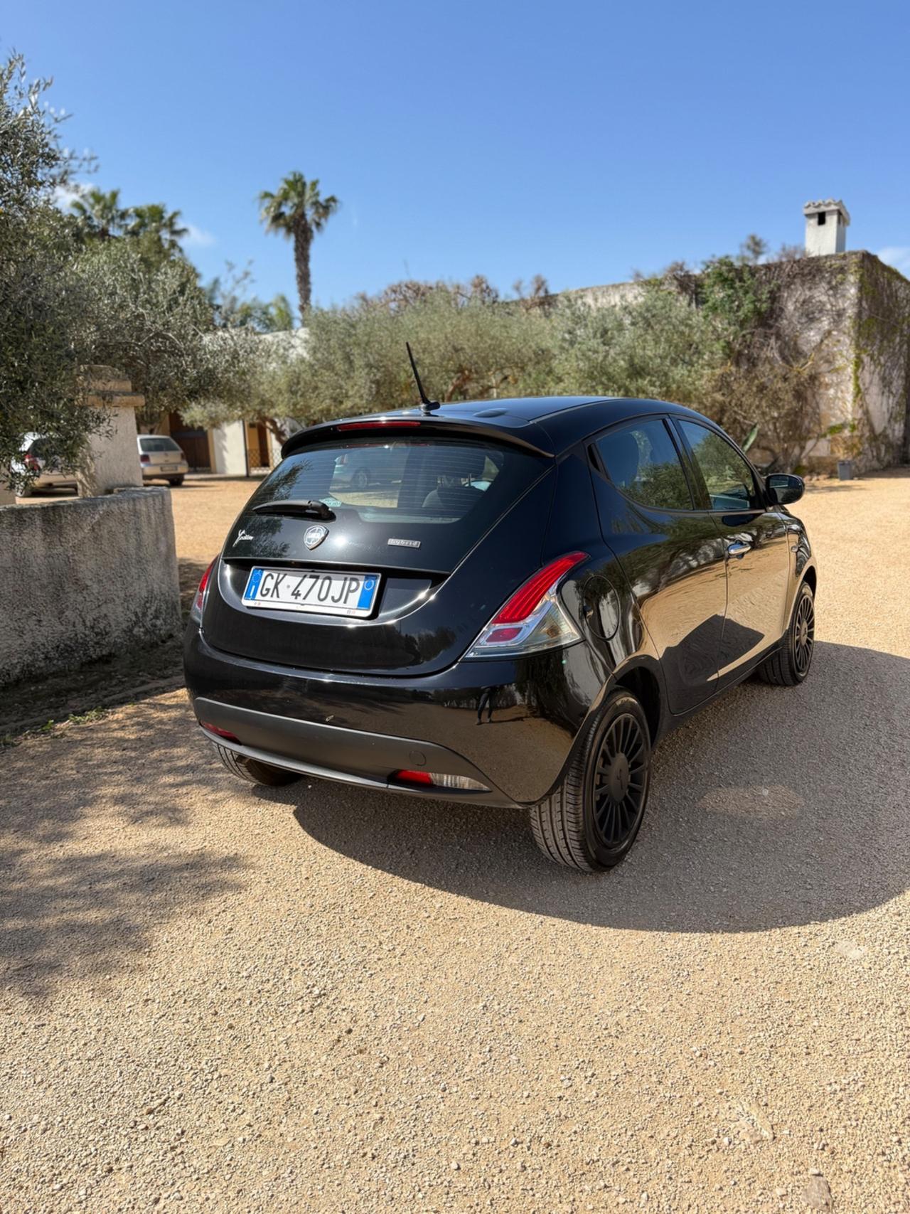 Lancia Ypsilon 1.0 FireFly 5 porte S&S Hybrid Silver Plus