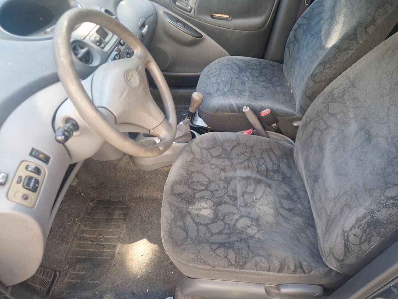 Toyota Yaris 1.0 4 cilindri Gpl valido fino al 2033