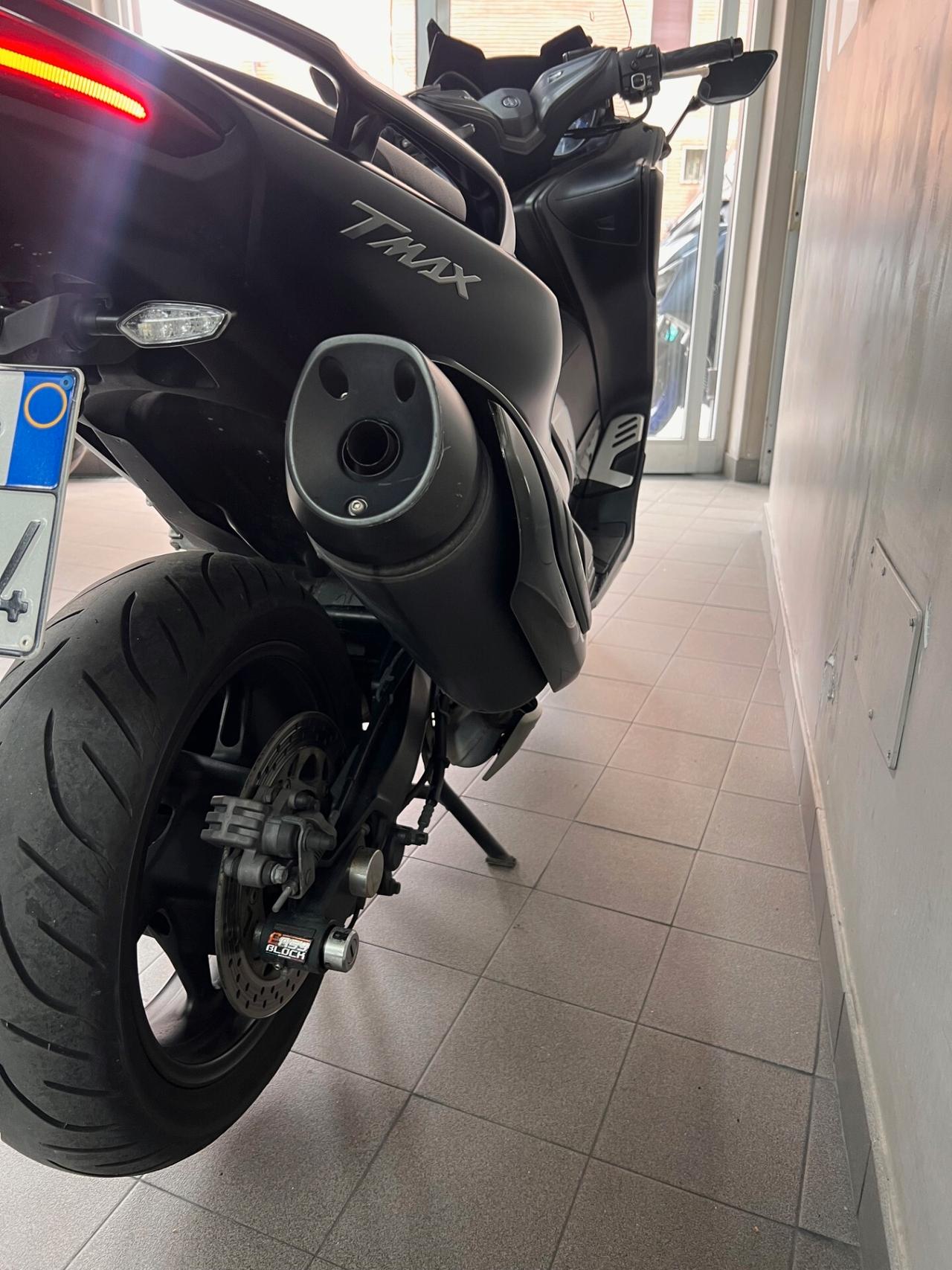 Yamaha TMAX 560 XP500A MDNM8 SWORD GREY