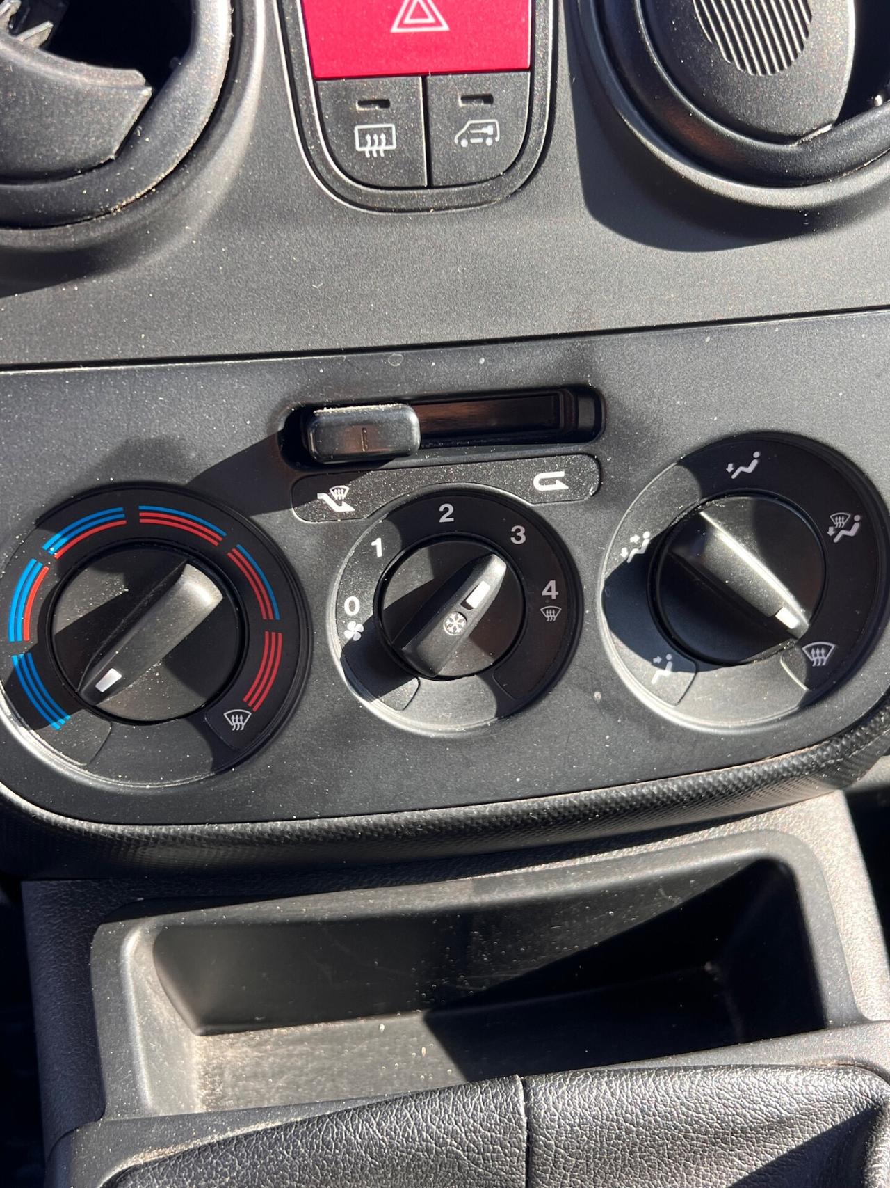 Fiat Fiorino 1.3 MJT 95CV Cargo SX