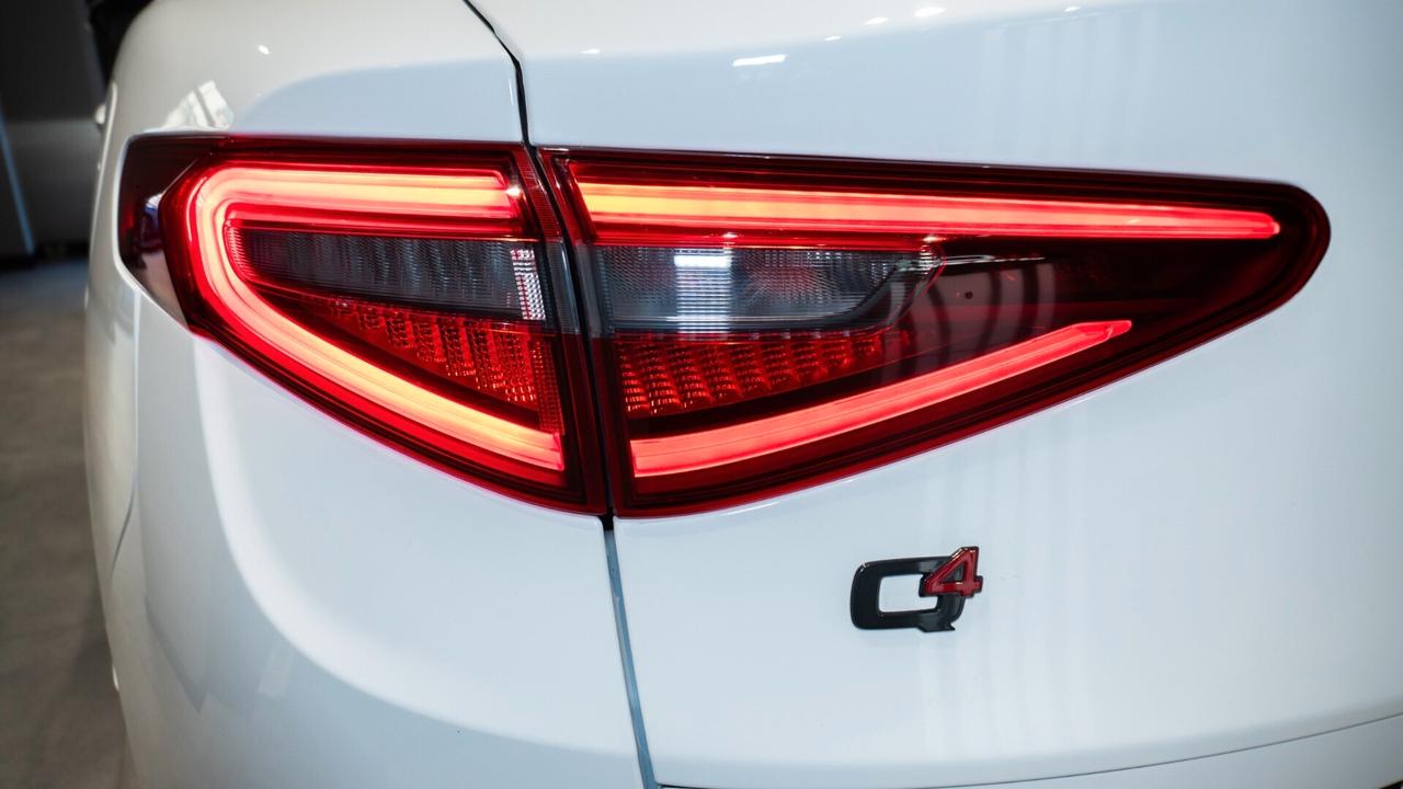 Alfa Romeo Stelvio 2.2d 210 CV AT8 Q4 Veloce IVA ESPOSTA