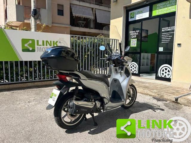 HONDA SH 300 i Bauletto e Visiera inclusi