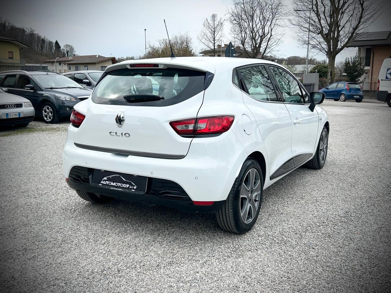 Renault Clio 1.2 75CV 5 porte Costume National