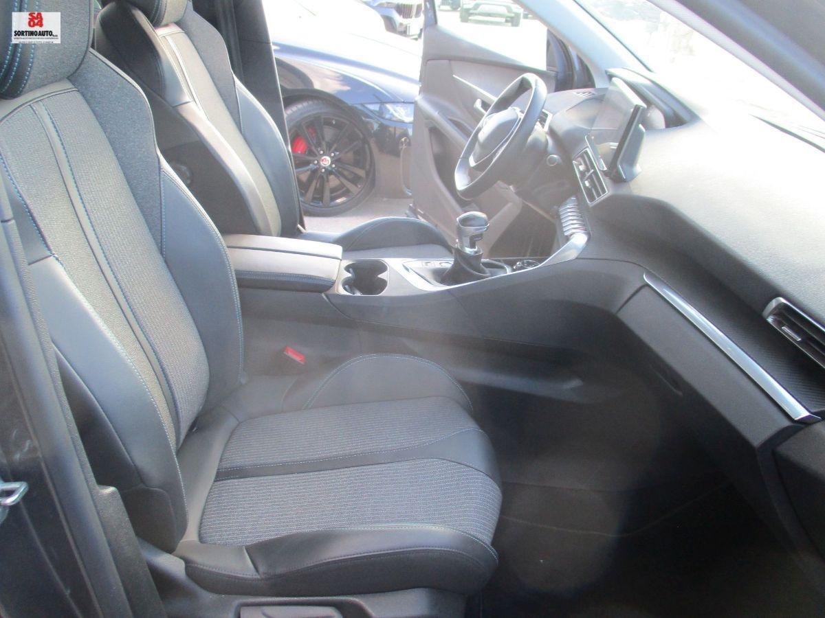 PEUGEOT 3008 BlueHDi 130 Allure-2020 KM70000