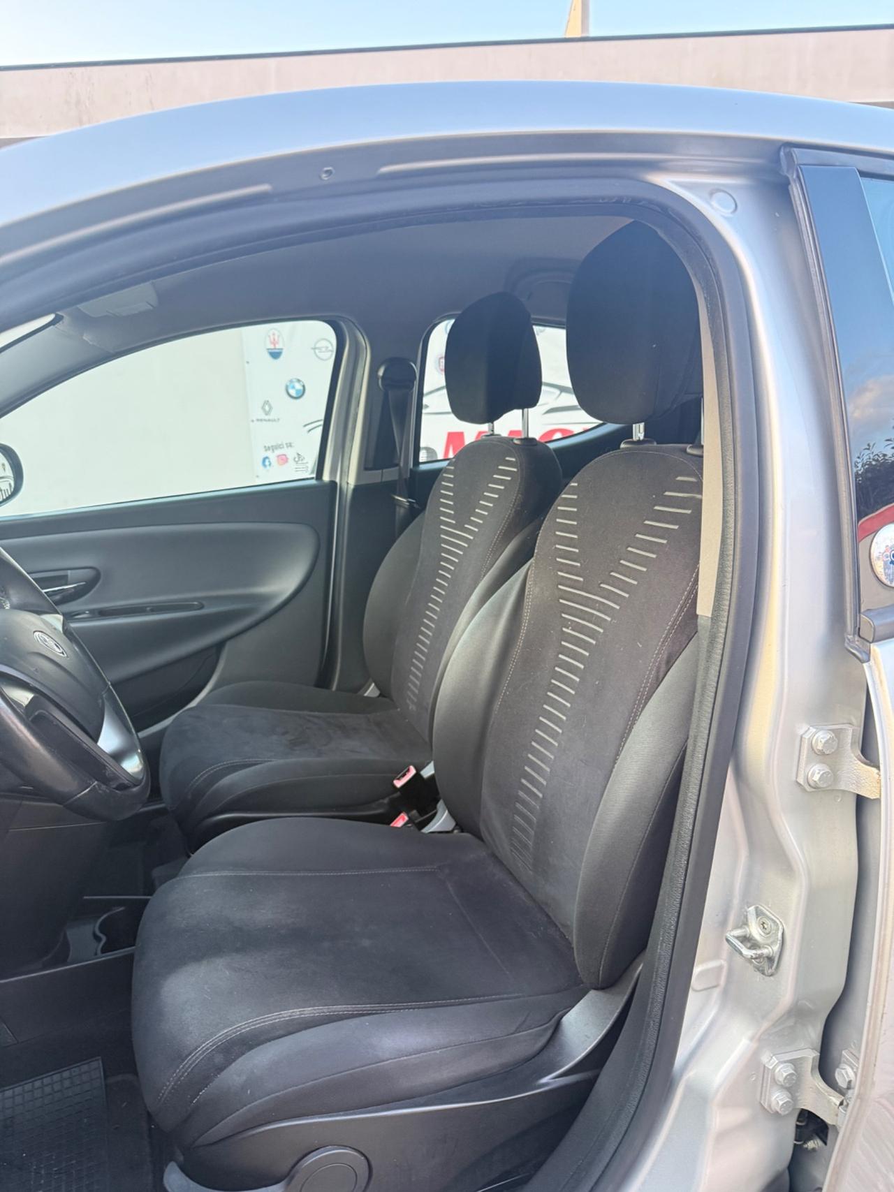 Lancia Ypsilon 1.2 69 CV 5 porte GPL Ecochic Silver