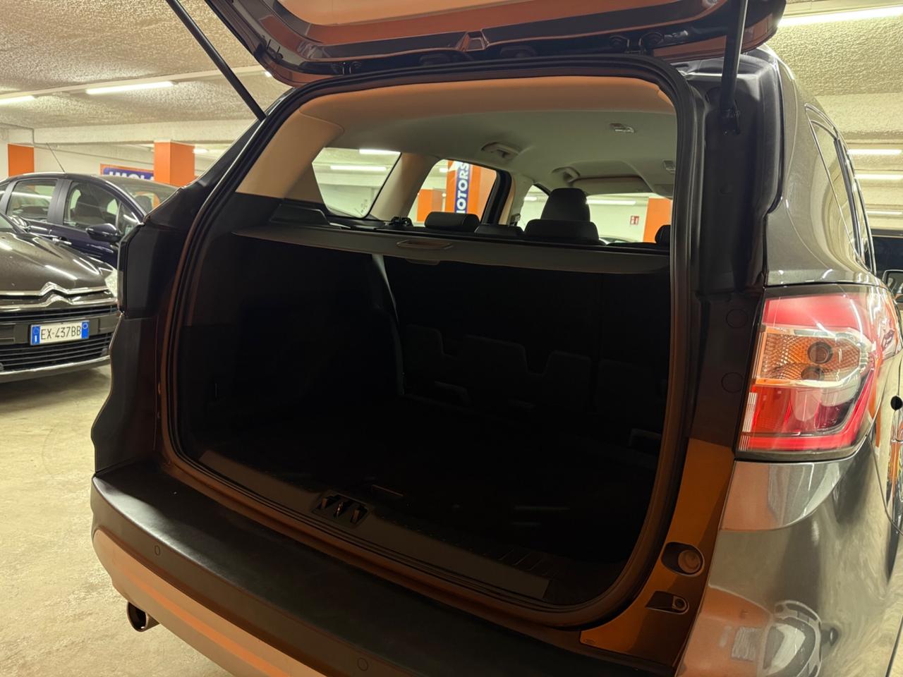 Ford Kuga 1.5 TDCI 120 CV S&S 2WD Titanium