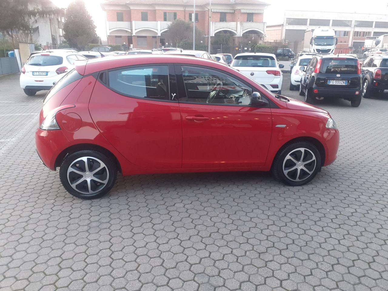 Lancia Ypsilon 1.2 69 CV