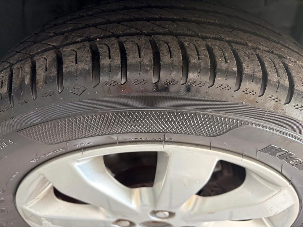 Toyota Yaris 3p 1.3 dual Sol -NEOPATENTATI-