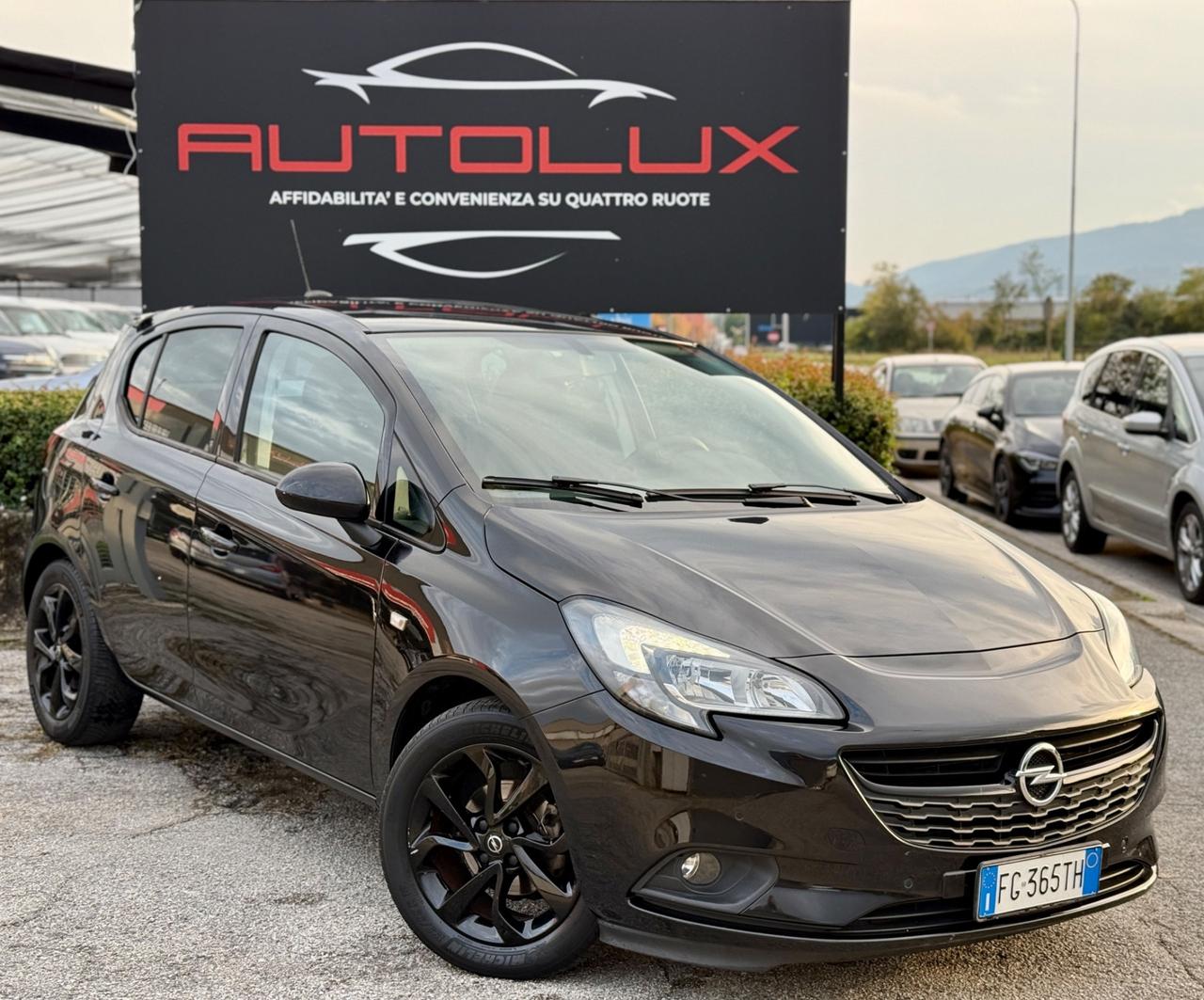 Opel Corsa 1.2 5 porte 2017 total black