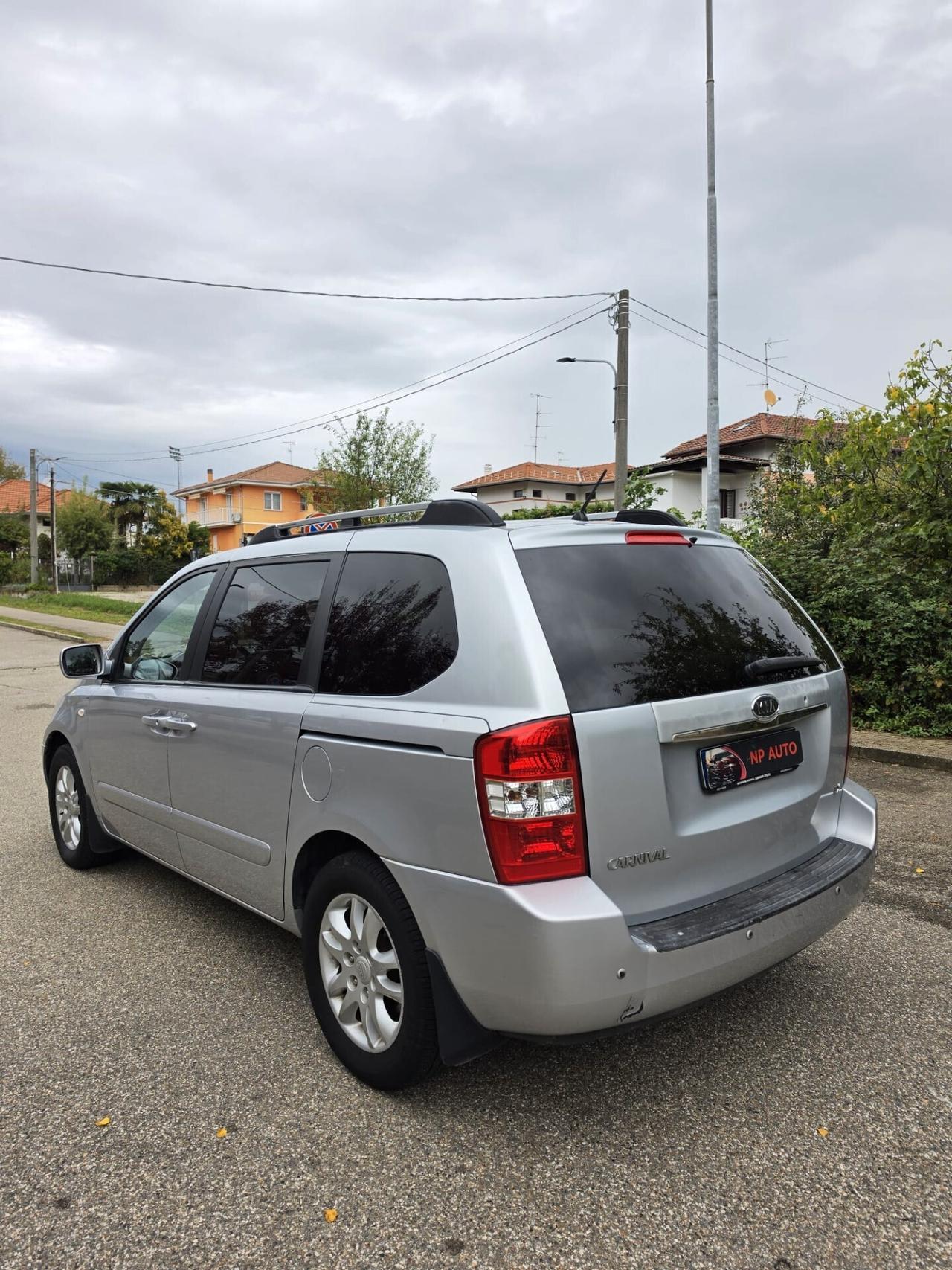 Kia Carnival GT Class 7 posti