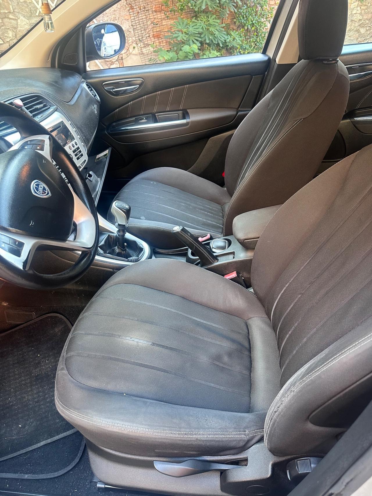 Lancia Delta 1.6 MJT DPF Platino
