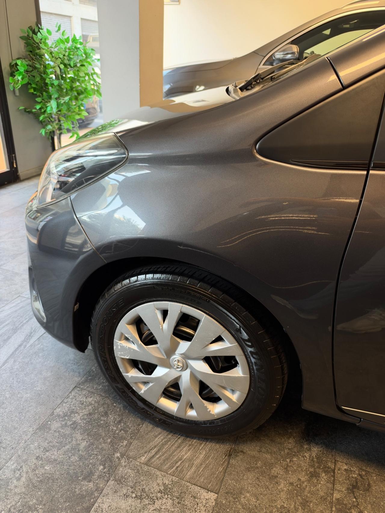Toyota Yaris 1.0 72 CV 5 porte Lounge