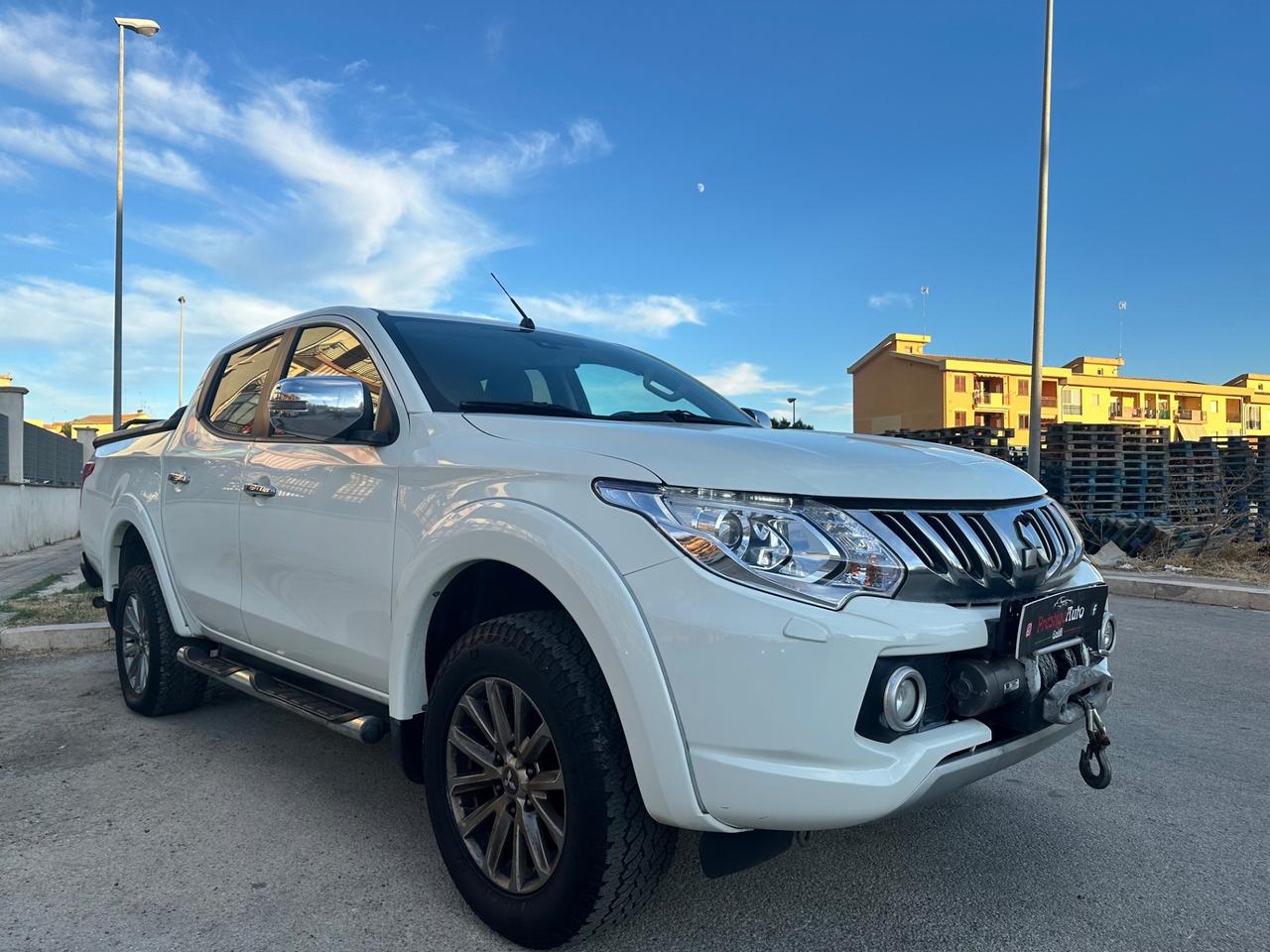 Mitsubishi L200 2.4 DI-D/181CV Club Cab Intense Hp Mivec