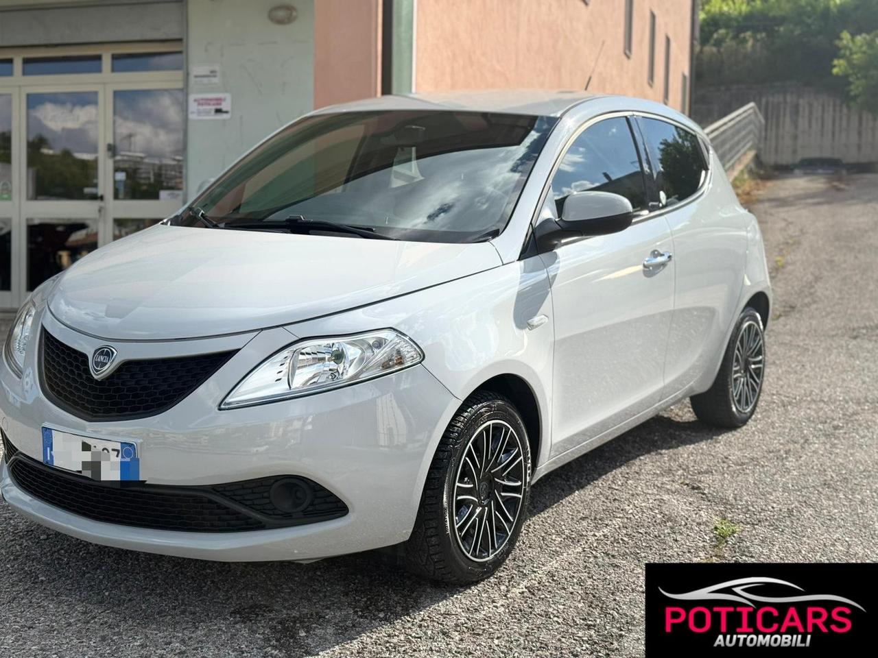 Lancia Ypsilon 1.2 69 CV 5 porte GPL Ecochic Gold