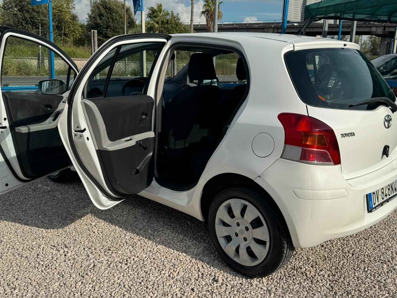 Toyota Yaris 1.0 5 porte clima idroguida km certificati 2009