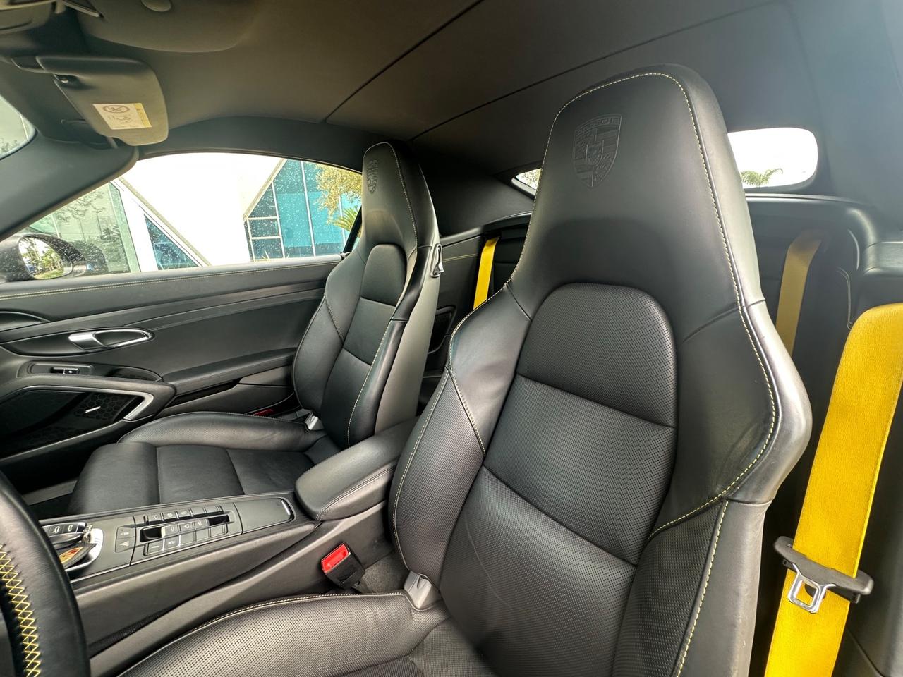 Porsche 991 Cabrio 3.0 Carrera 4 GTS auto