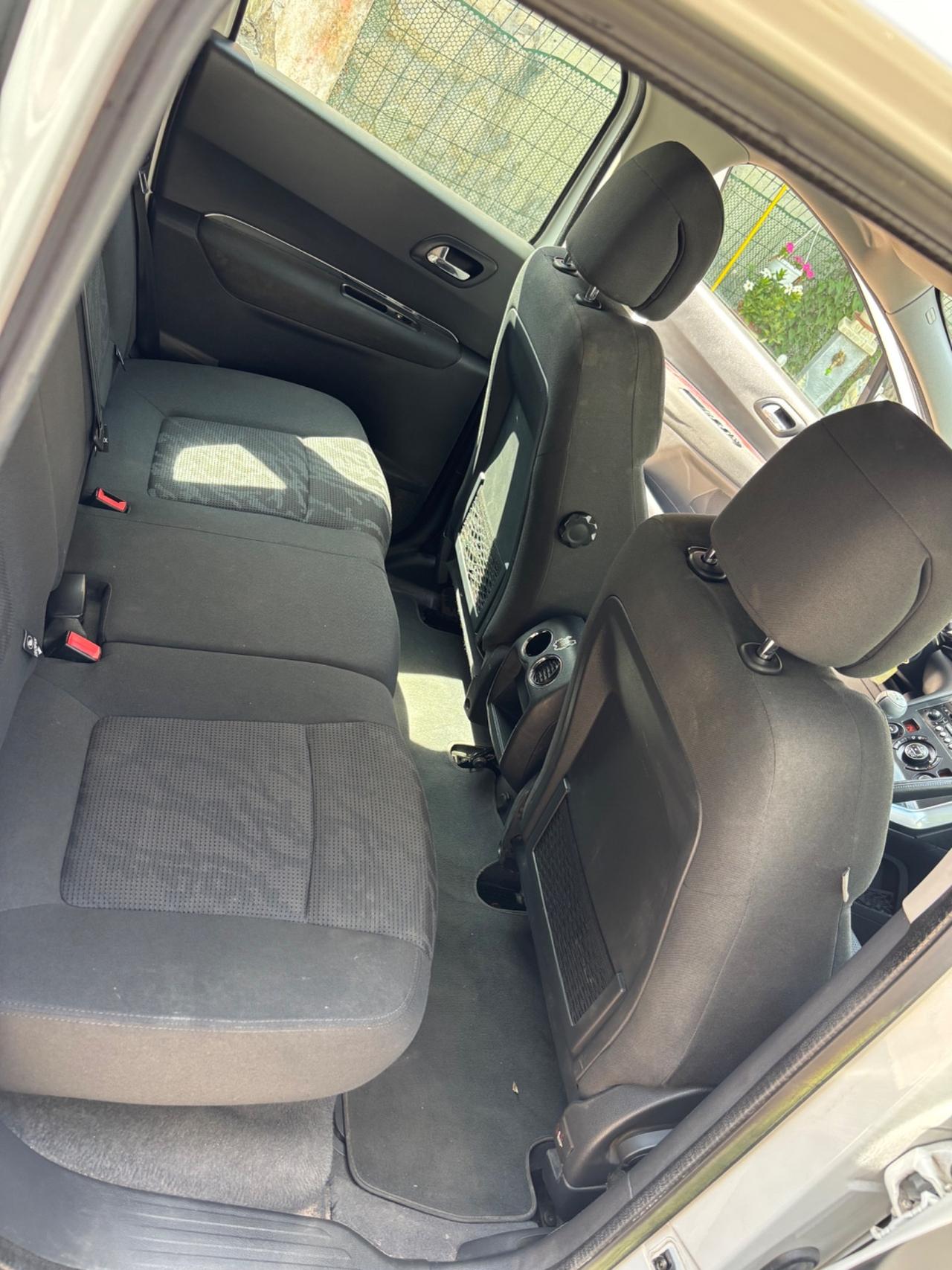Peugeot 3008 1.6 HDi 114CV Business