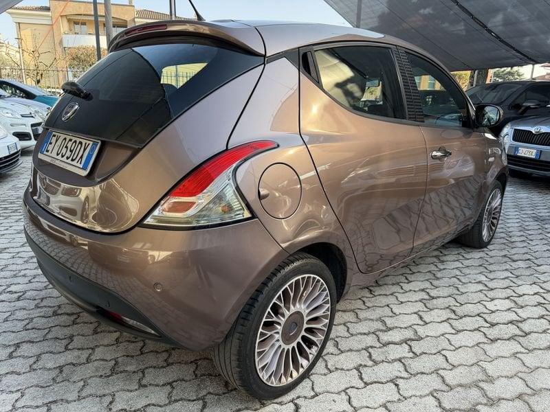 Lancia Ypsilon 5 Porte Ypsilon 1.2 8v Platinum 69cv E6